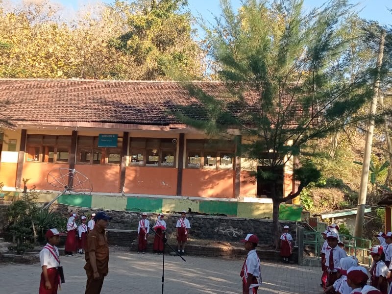 Upacara Bendera Hari Senin (awal masuk sekolah usai liburan kenaikan kelas) 13 juli 2026